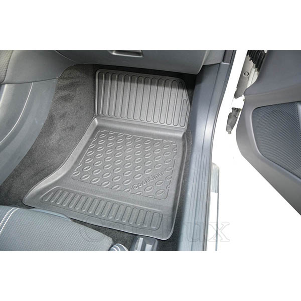 423334_1_front_right_FR_passenger_premium_CarLux7.jpg