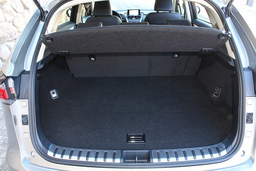LEXUS-NX-300H-2015_CARLUX.jpg